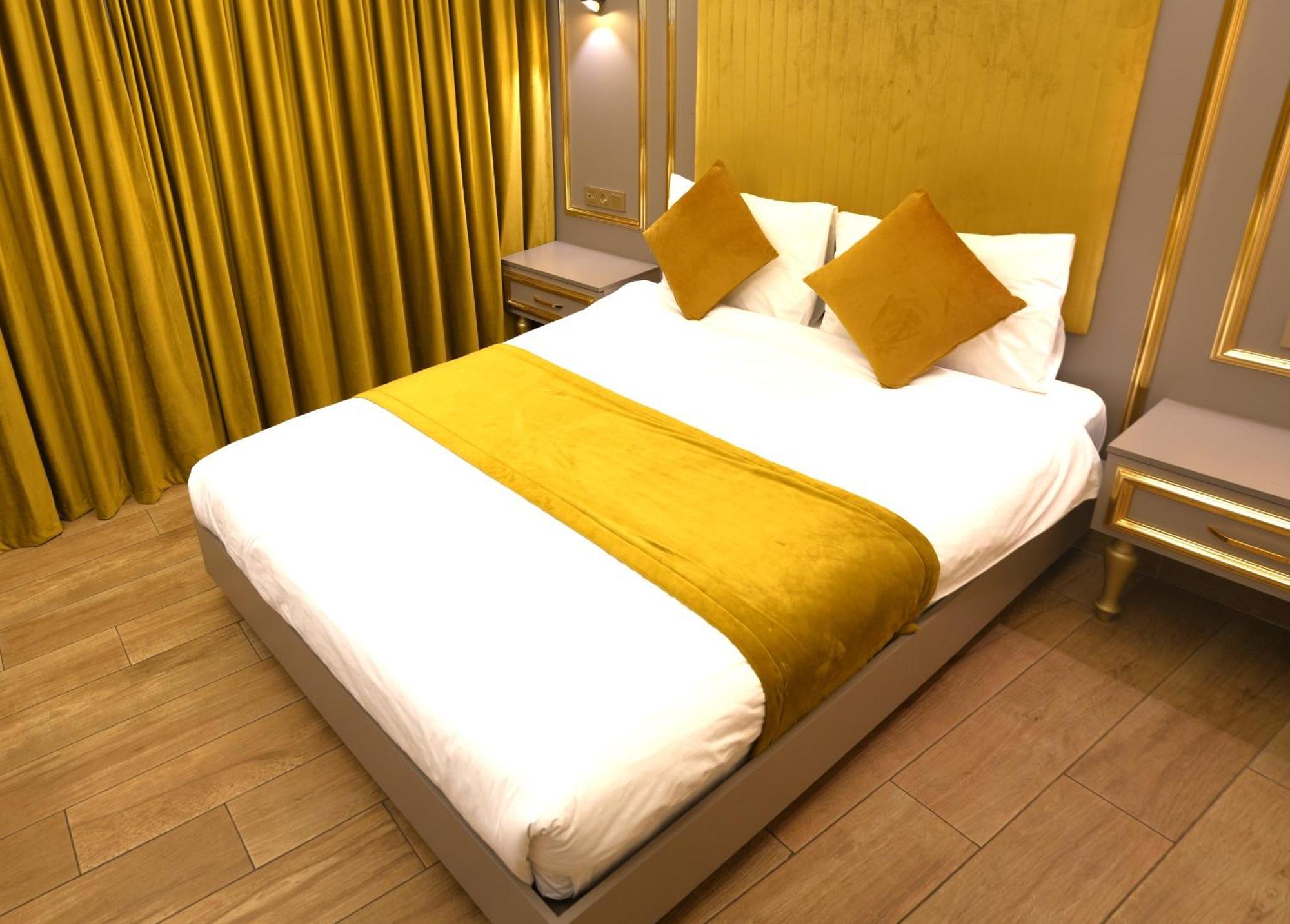 Aparthotel Taksim La Marino *